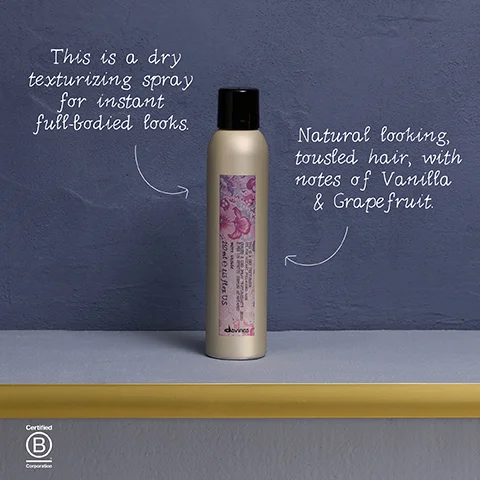 This is a dry texturizing spray for instant full-bodied looks. Natural looking, tousled hair, with notes of Vanilla & Grapefruit. Certified B Corporation 250mt is flex US devines
