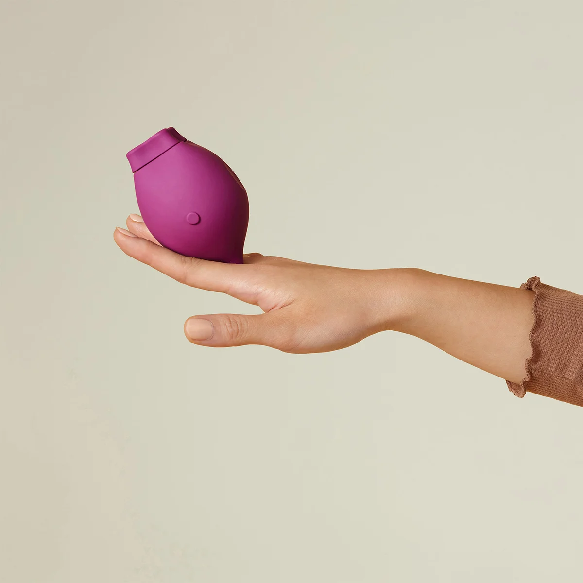 Smile Makers The Poet - Powerful Suction Vibrator | Cult Beauty Smile Makers The Poet - Powerful Suction Vibrator | Cult Beauty