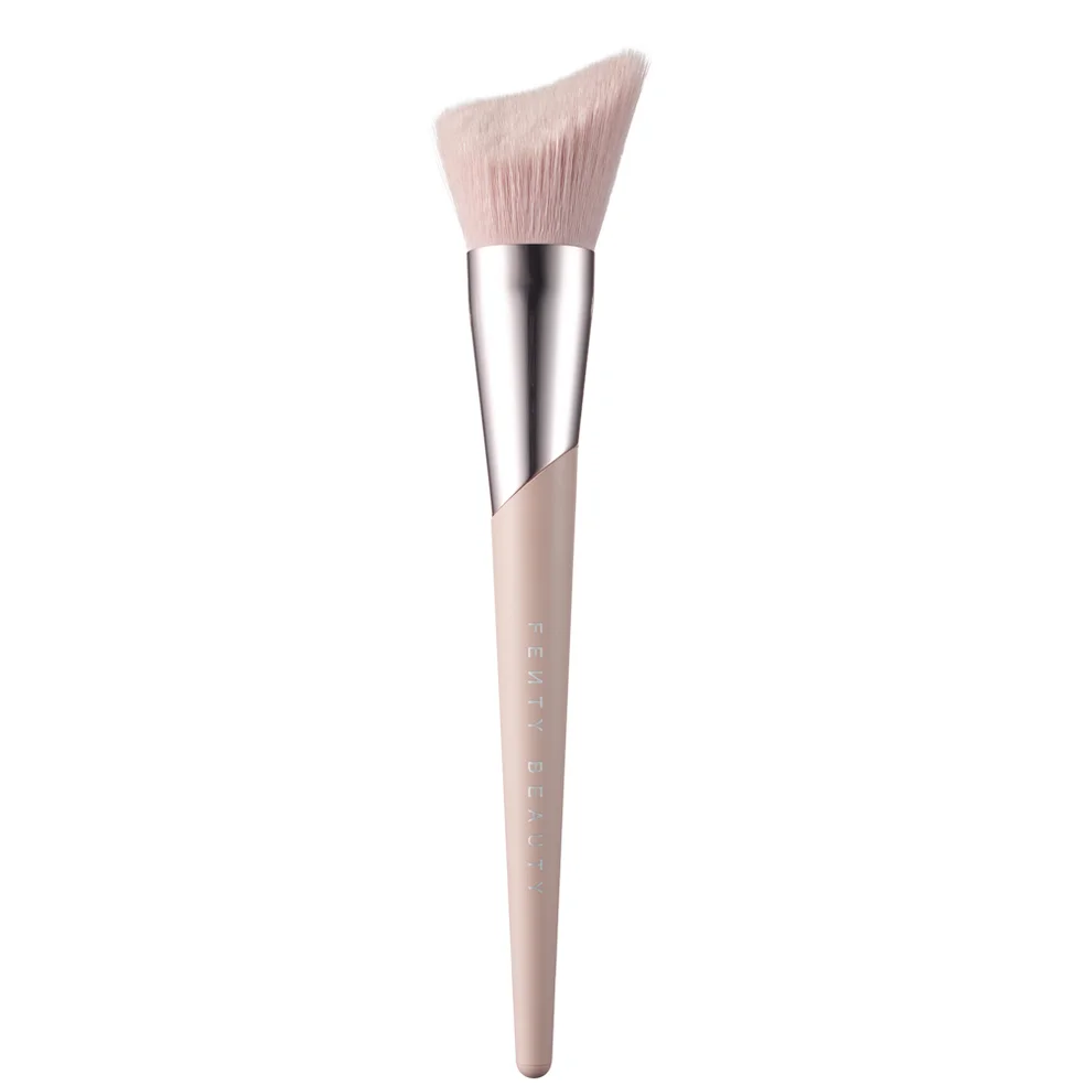 Fenty Beauty Cheek-Hugging Bronzer Brush - 190 Image 1